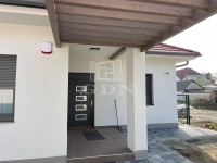 Dunaharaszti Family House 8