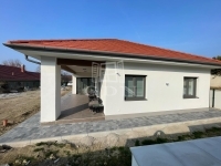 Dunaharaszti Family House 14