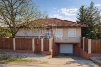 Úrhida 家庭别墅 1