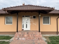 Lepsény Family House 1