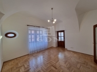 Székesfehérvár Офис 8