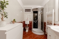 Mogyoród Совмещенный дом 9