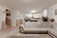 Mogyoród Совмещенный дом 6