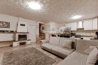 Mogyoród Совмещенный дом 7