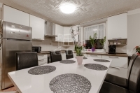 Mogyoród Совмещенный дом 4