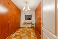 Mogyoród Совмещенный дом 18