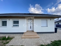 Tököl Family House 0