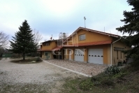 Tárnok Family House 27