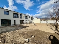 Vác 联排别墅 13